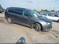2C4RC1BGXHR734516 2017 CHRYSLER PACIFICA