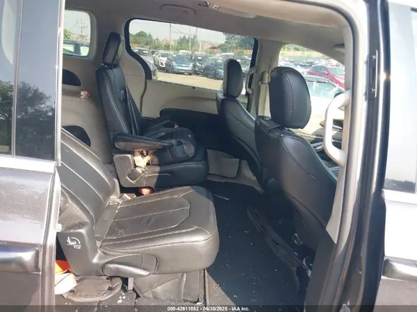 2C4RC1BGXHR734516 2017 CHRYSLER PACIFICA - Image 8