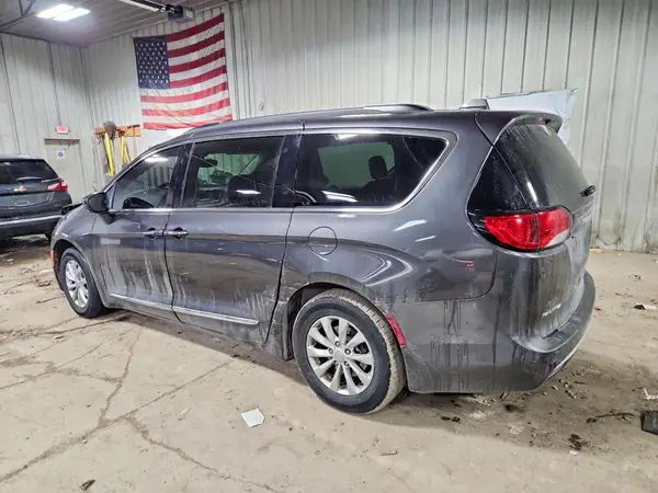 2C4RC1BGXHR741238 2017 CHRYSLER PACIFICA - Image 2