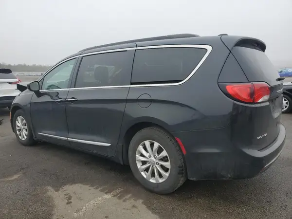 2C4RC1BGXHR743796 2017 CHRYSLER PACIFICA - Image 2