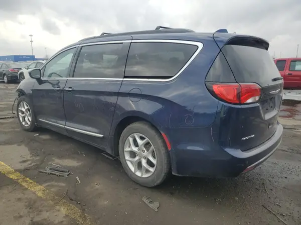 2C4RC1BGXHR743846 2017 CHRYSLER PACIFICA - Image 2
