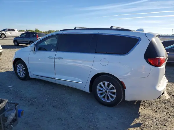 2C4RC1BGXHR747346 2017 CHRYSLER PACIFICA - Image 2