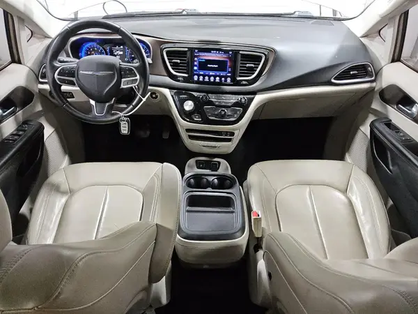 2C4RC1BGXHR747914 2017 CHRYSLER PACIFICA - Image 8