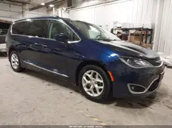 2C4RC1BGXHR756726 2017 CHRYSLER PACIFICA