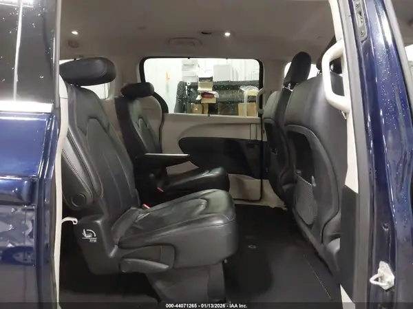 2C4RC1BGXHR756726 2017 CHRYSLER PACIFICA - Image 8