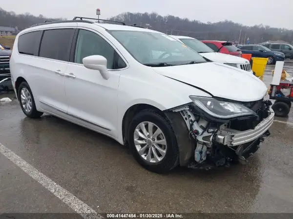 2C4RC1BGXHR762543 2017 CHRYSLER PACIFICA - Image 1