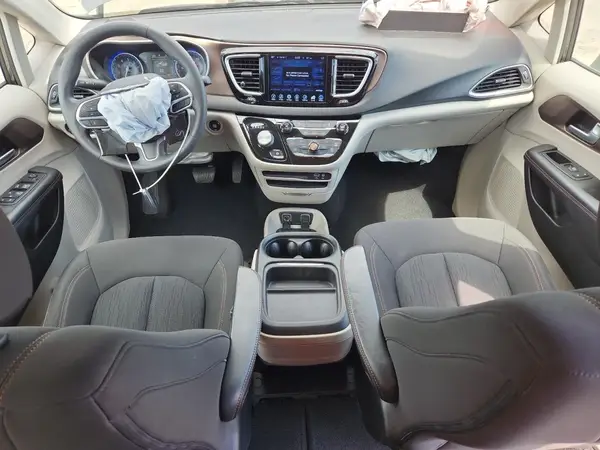 2C4RC1BGXHR768200 2017 CHRYSLER PACIFICA - Image 8