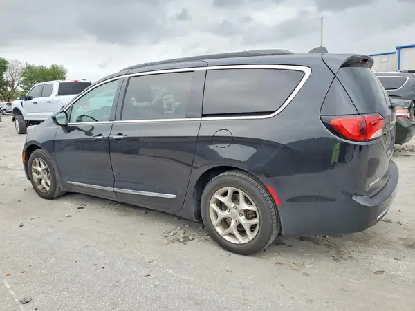 2C4RC1BGXHR777169 2017 CHRYSLER PACIFICA - Image 2