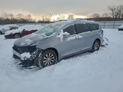 2C4RC1BGXHR785708 2017 CHRYSLER PACIFICA