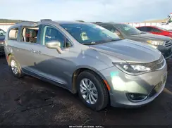 2C4RC1BGXHR794151 2017 CHRYSLER PACIFICA