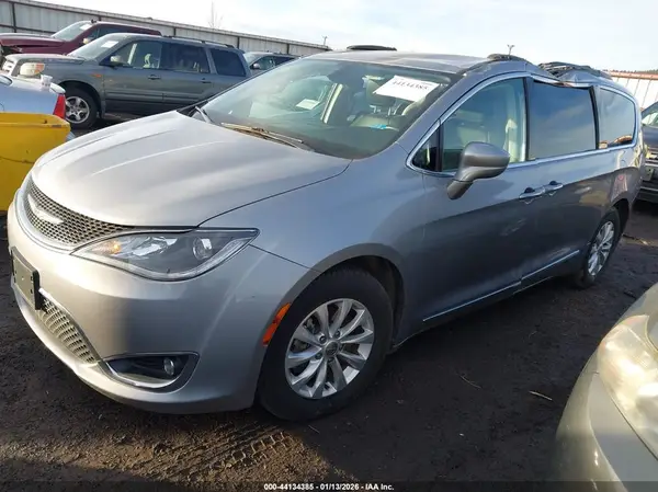 2C4RC1BGXHR794151 2017 CHRYSLER PACIFICA - Image 2