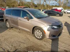 2C4RC1BGXHR796613 2017 CHRYSLER PACIFICA