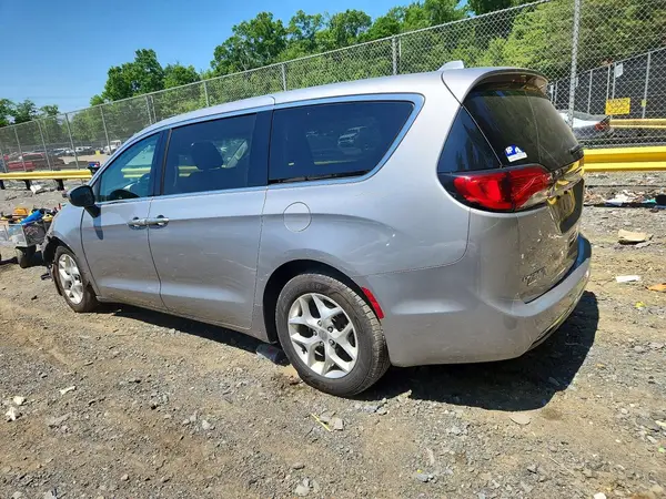 2C4RC1BGXHR811384 2017 CHRYSLER PACIFICA - Image 2