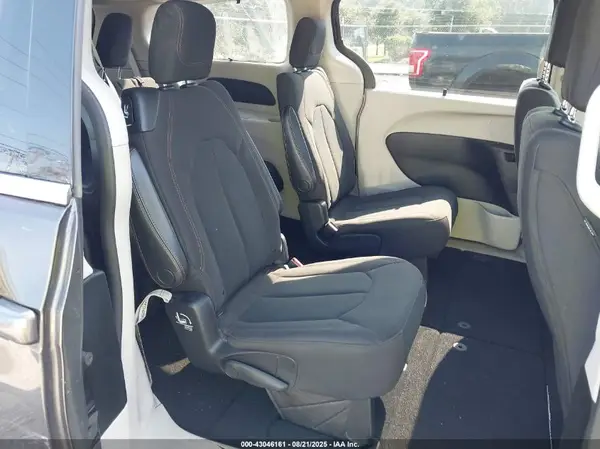2C4RC1BGXHR816861 2017 CHRYSLER PACIFICA - Image 8