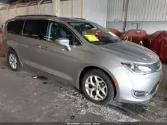2C4RC1BGXHR820375 2017 CHRYSLER PACIFICA