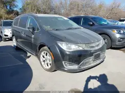2C4RC1BGXHR820747 2017 CHRYSLER PACIFICA
