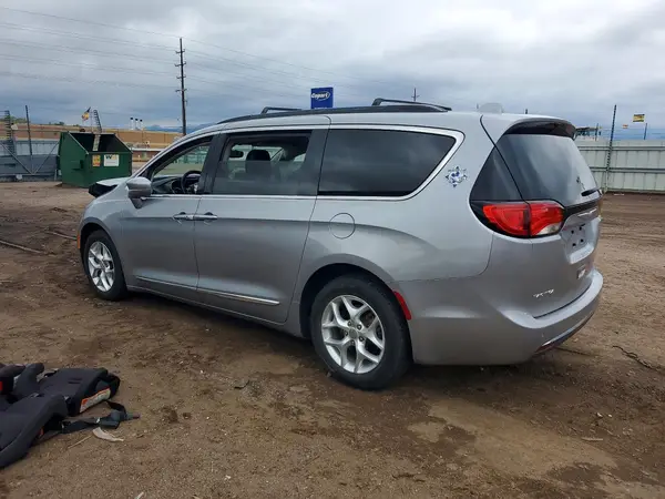 2C4RC1BGXHR820974 2017 CHRYSLER PACIFICA - Image 2