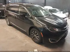 2C4RC1BGXHR821851 2017 CHRYSLER PACIFICA
