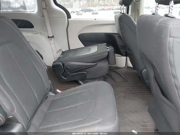2C4RC1BGXHR824216 2017 CHRYSLER PACIFICA - Image 8