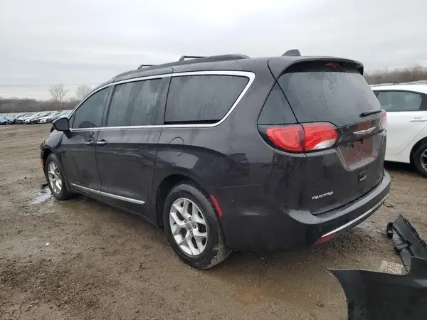 2C4RC1BGXHR831618 2017 CHRYSLER PACIFICA - Image 2