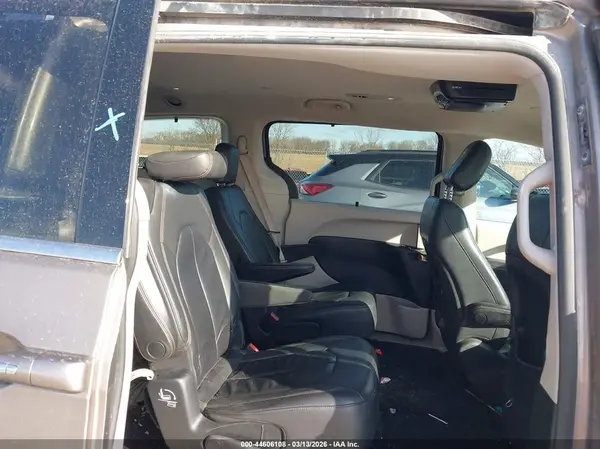2C4RC1BGXHR837631 2017 CHRYSLER PACIFICA - Image 8