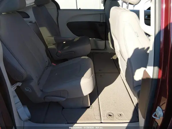 2C4RC1BGXHR841209 2017 CHRYSLER PACIFICA - Image 8