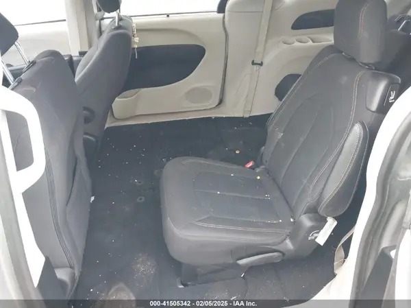 2C4RC1BGXHR844675 2017 CHRYSLER PACIFICA - Image 8