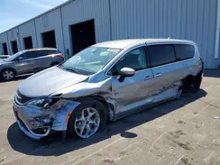 2C4RC1BGXHR844885 2017 CHRYSLER PACIFICA