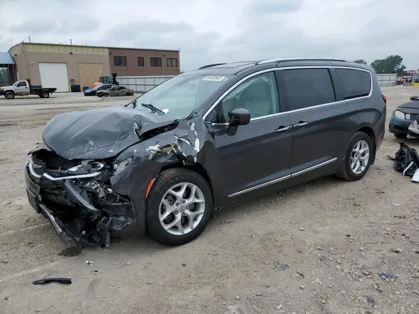 2C4RC1BGXJR102301 2018 CHRYSLER PACIFICA - Image 1
