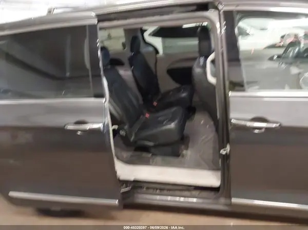 2C4RC1BGXJR110463 2018 CHRYSLER PACIFICA - Image 8
