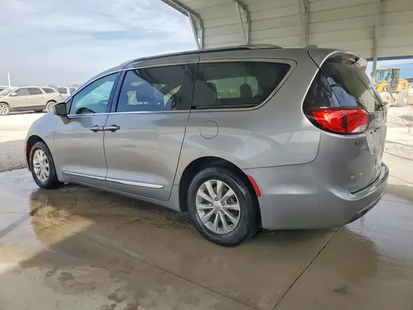 2C4RC1BGXJR110754 2018 CHRYSLER PACIFICA - Image 2