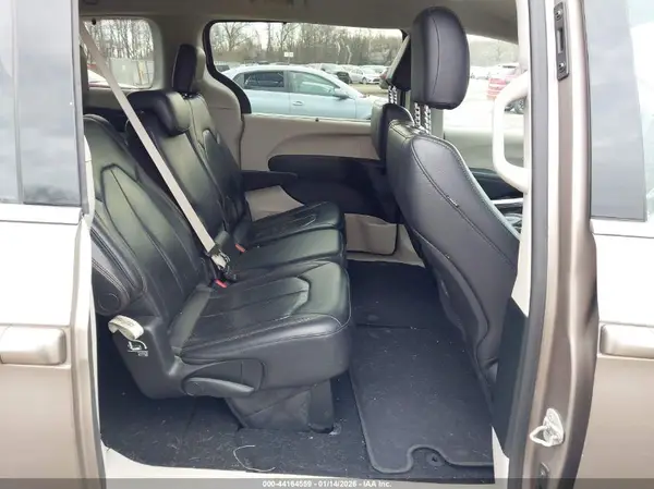 2C4RC1BGXJR114951 2018 CHRYSLER PACIFICA - Image 8