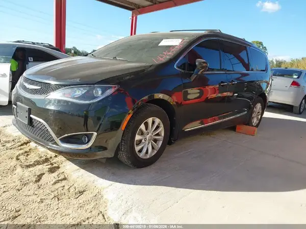 2C4RC1BGXJR115338 2018 CHRYSLER PACIFICA - Image 2