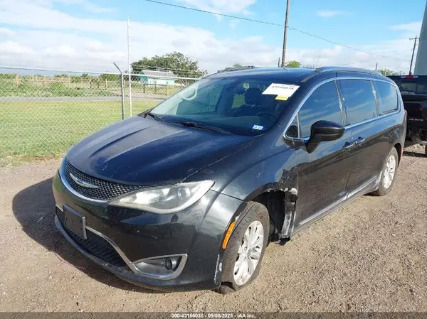 2C4RC1BGXJR119129 2018 CHRYSLER PACIFICA - Image 2