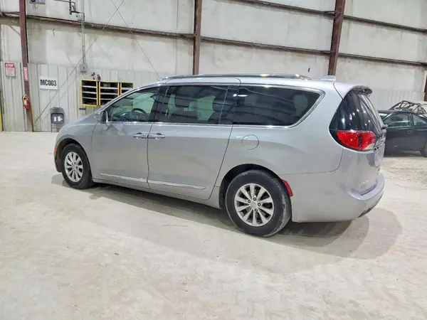 2C4RC1BGXJR120846 2018 CHRYSLER PACIFICA - Image 2