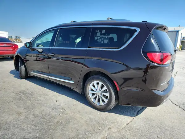 2C4RC1BGXJR124153 2018 CHRYSLER PACIFICA - Image 2