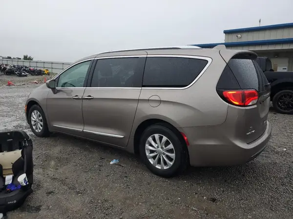 2C4RC1BGXJR127697 2018 CHRYSLER PACIFICA - Image 2