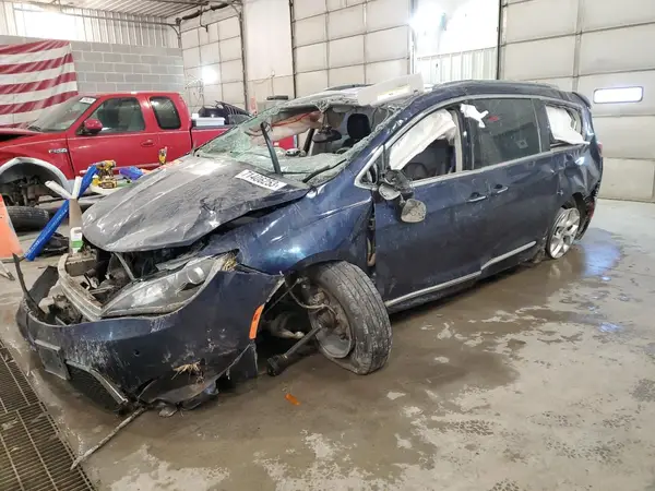 2C4RC1BGXJR127957 2018 CHRYSLER PACIFICA - Image 1