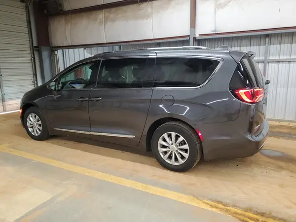 2C4RC1BGXJR128235 2018 CHRYSLER PACIFICA - Image 2