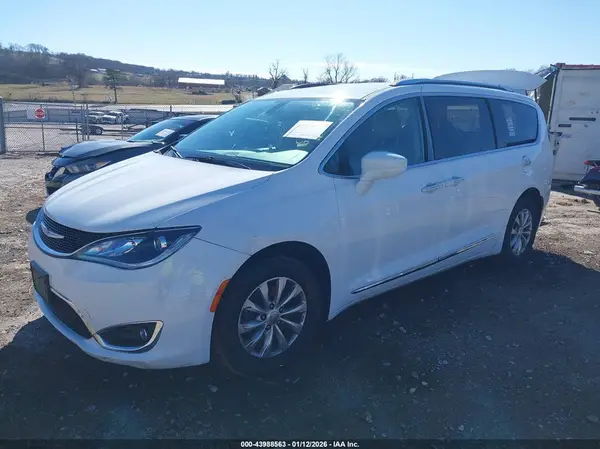 2C4RC1BGXJR130650 2018 CHRYSLER PACIFICA - Image 2
