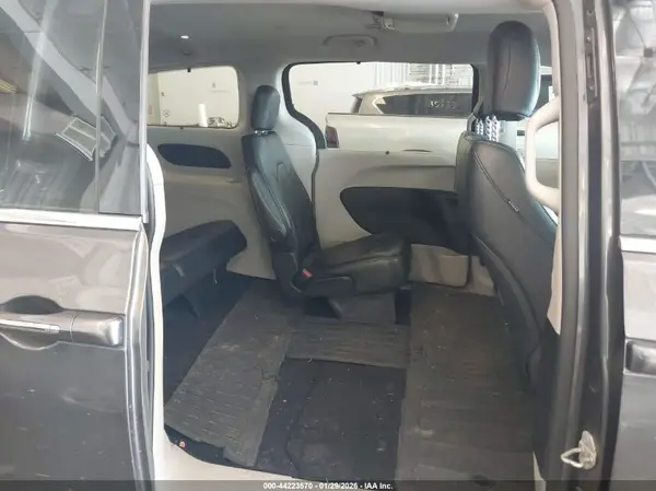 2C4RC1BGXJR139591 2018 CHRYSLER PACIFICA - Image 8