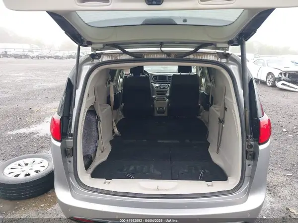 2C4RC1BGXJR142295 2018 CHRYSLER PACIFICA - Image 8