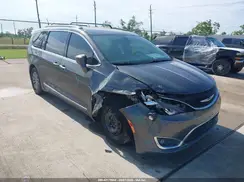 2C4RC1BGXJR144032 2018 CHRYSLER PACIFICA