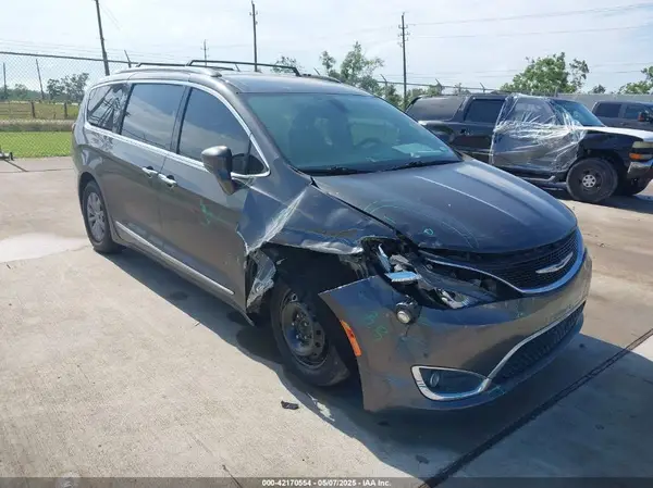 2C4RC1BGXJR144032 2018 CHRYSLER PACIFICA - Image 1