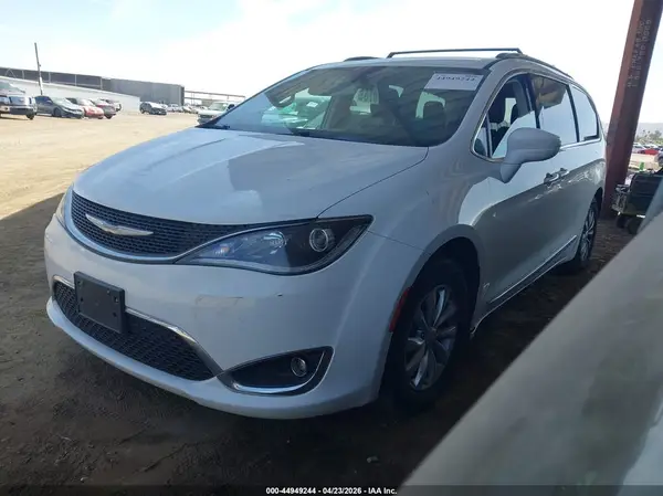 2C4RC1BGXJR144046 2018 CHRYSLER PACIFICA - Image 2