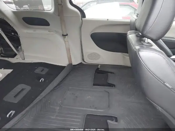 2C4RC1BGXJR144337 2018 CHRYSLER PACIFICA - Image 8