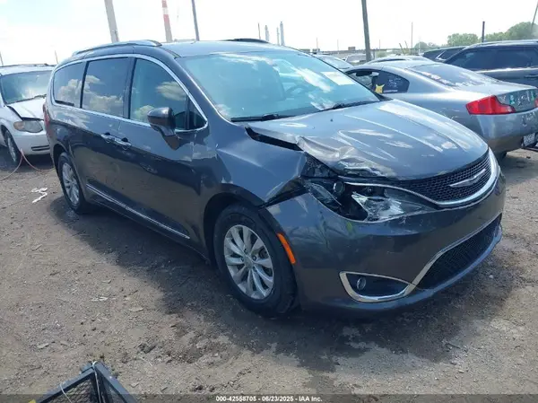 2C4RC1BGXJR152017 2018 CHRYSLER PACIFICA - Image 1