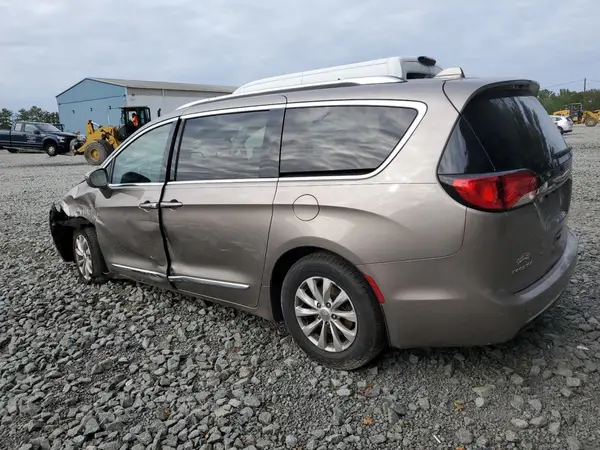 2C4RC1BGXJR153927 2018 CHRYSLER PACIFICA - Image 2