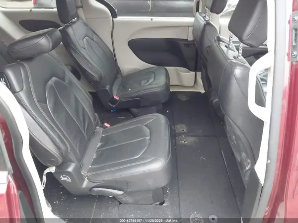 2C4RC1BGXJR155189 2018 CHRYSLER PACIFICA - Image 8
