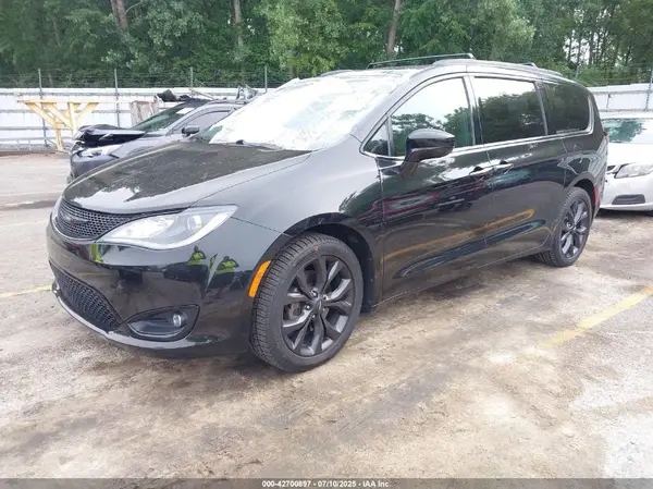 2C4RC1BGXJR175104 2018 CHRYSLER PACIFICA - Image 2